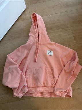 Women’s Jordan essentials hoodie medium